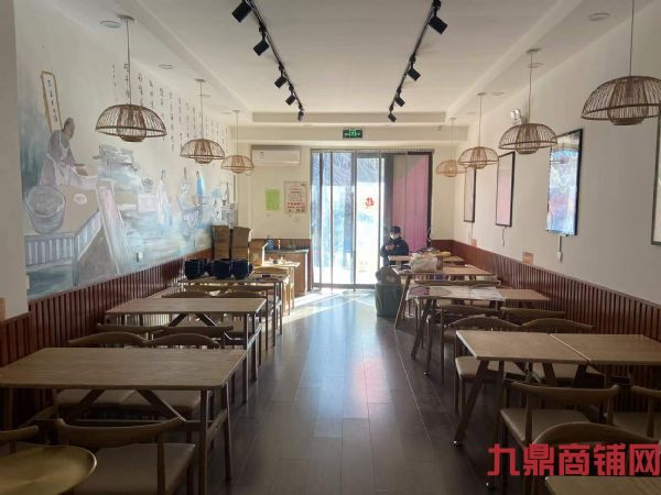 �ٽ���������ת��ʵ��ͼƬ