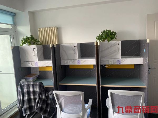 ��˹��������ϰ��ת��ʵ��ͼƬ