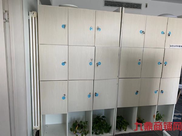 ��˹��������ϰ��ת��ʵ��ͼƬ