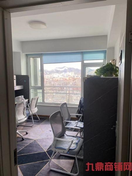 ��˹��������ϰ��ת��ʵ��ͼƬ