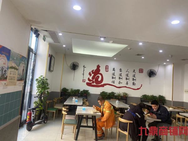 �����ּ��ָ������͹�ת��.�ſڿ���ͣ��.ʵ��ͼƬ