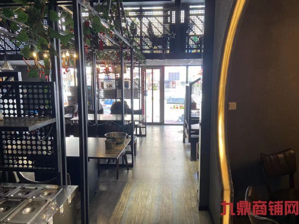 Сƽ���ٽִ���ͷ���������ת��ʵ��ͼƬ