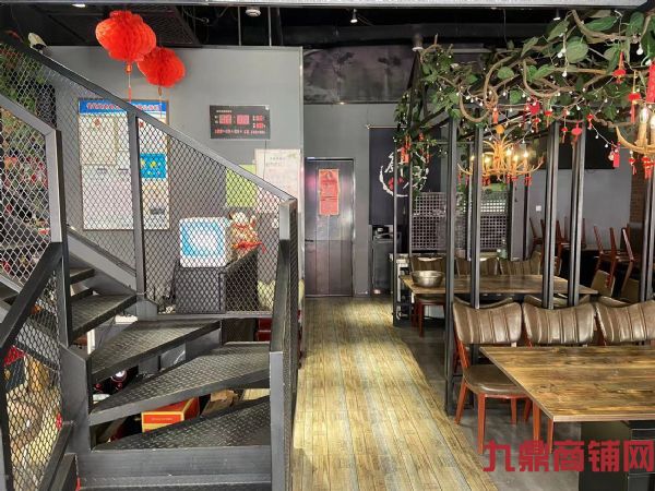 Сƽ���ٽִ���ͷ���������ת��ʵ��ͼƬ