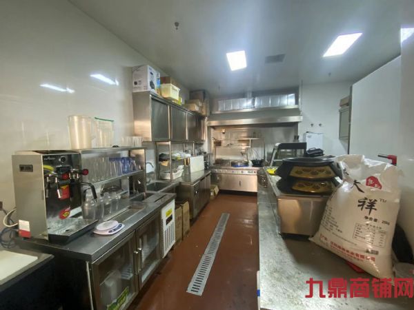 �ٽ���¼԰��������Χ���ж�Ҵ���д��¥��ѧУ���̳�ʵ��ͼƬ