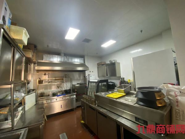 �ٽ���¼԰��������Χ���ж�Ҵ���д��¥��ѧУ���̳�ʵ��ͼƬ