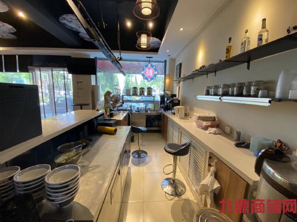 ��������ɽ���ٽֲ�����ת��ʵ��ͼƬ