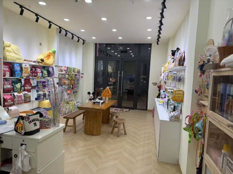 ���Ŷ����̣��ʾ���������·�ٽֳ����������ң��ɿ�ת��ʵ��ͼƬ