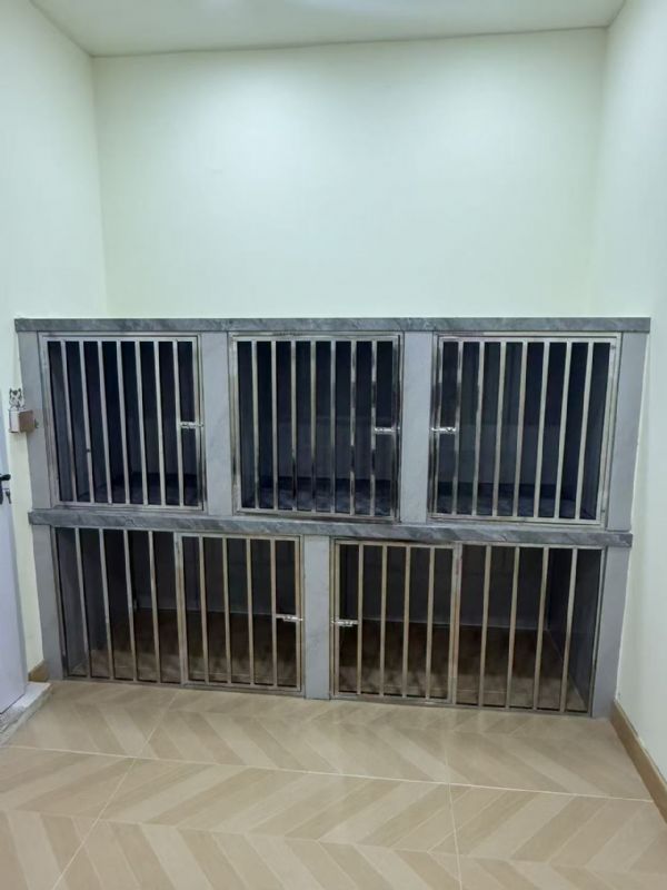 ���Ŷ����̣��ʾ���������·�ٽֳ����������ң��ɿ�ת��ʵ��ͼƬ